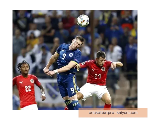 哥伦比亚队定位球表现稳健，值得关注其在接下来的比赛中的战术运用