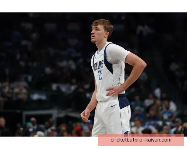 足坛新星崛起，表现稳健备受关注，未来发展引人期待