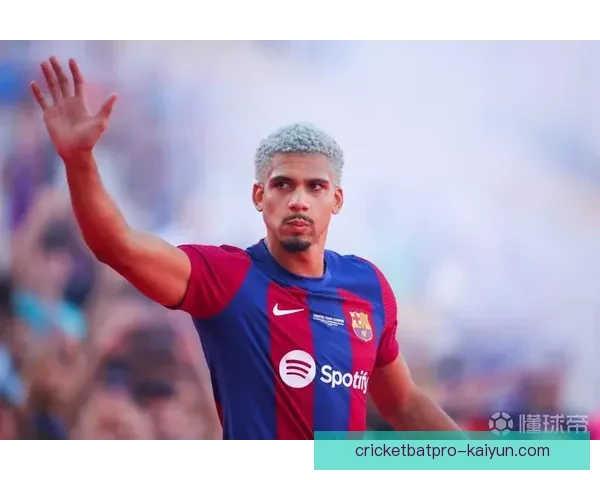 阿劳霍技术特点：防守稳健、对抗出色、出球能力持续提升